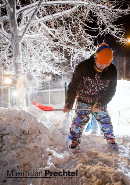 roy shoveling